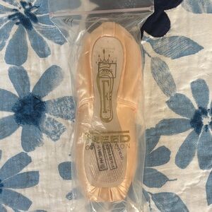 Freed of London Pointe Shoes size 6XXX